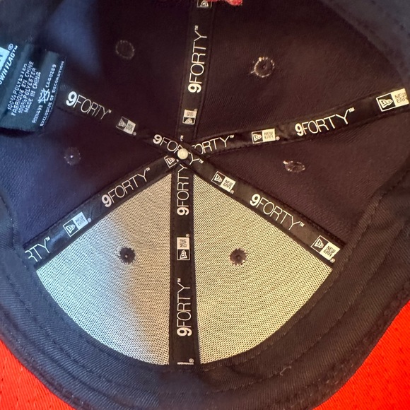 Two used uva hats wore maybe two times - Picture 16 of 16